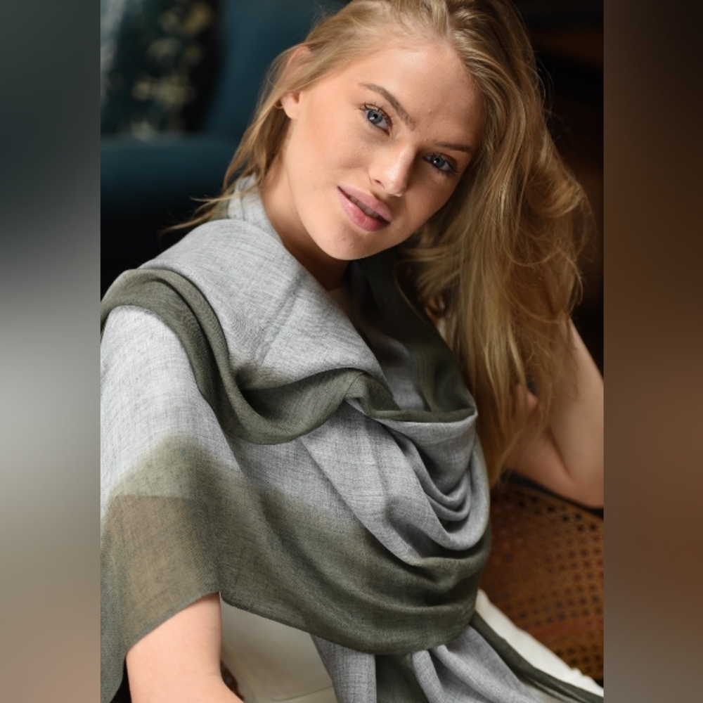 JUBILEE CASHMERE SCARF - OLIVE